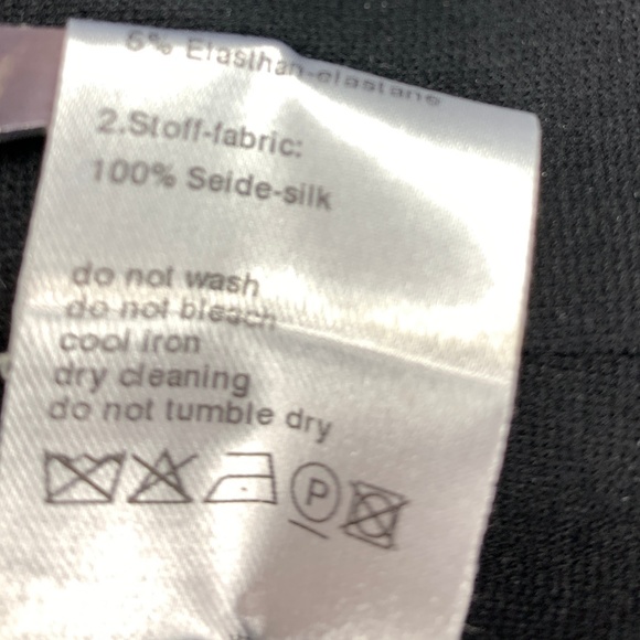 AKRIS PUNTO 8 100% Italian Silk Knit Blouse Black - Picture 7 of 7